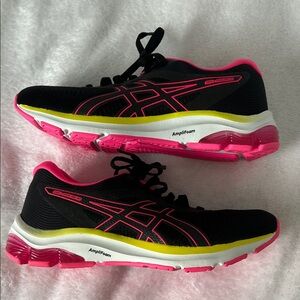 NEVER USED ASICS Women's Black and Pink Athletic Shoes